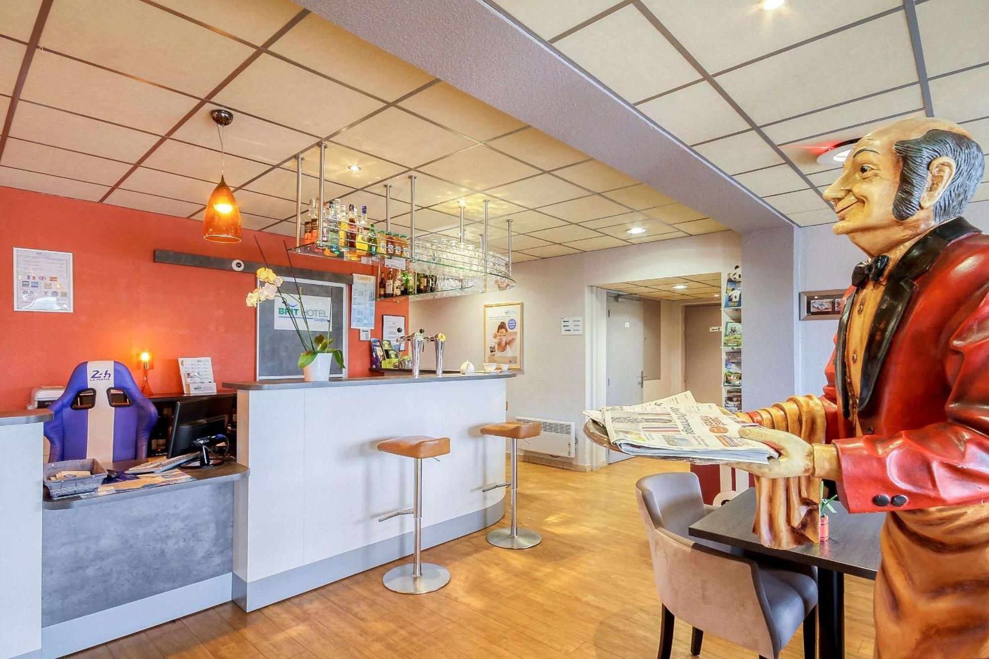 Brit Hotel Les Evens Saint-Saturnin (Sarthe) Exterior foto