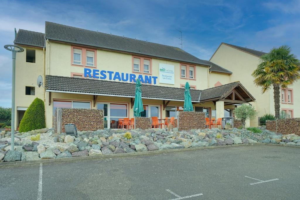 Brit Hotel Les Evens Saint-Saturnin (Sarthe) Exterior foto