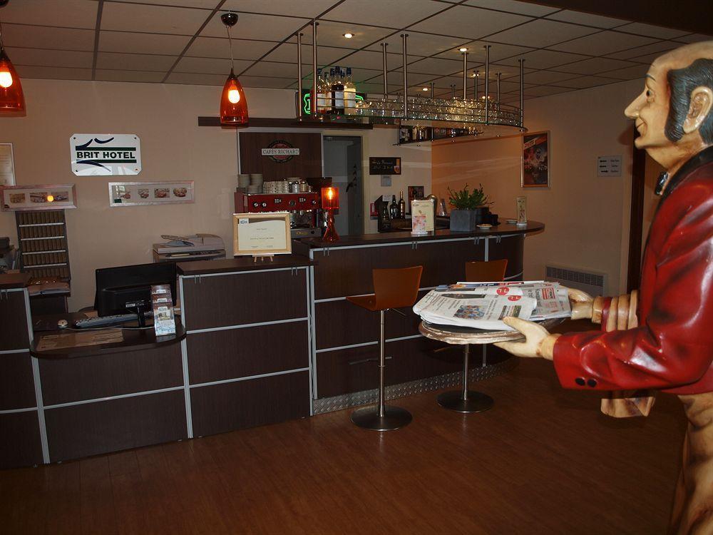 Brit Hotel Les Evens Saint-Saturnin (Sarthe) Exterior foto