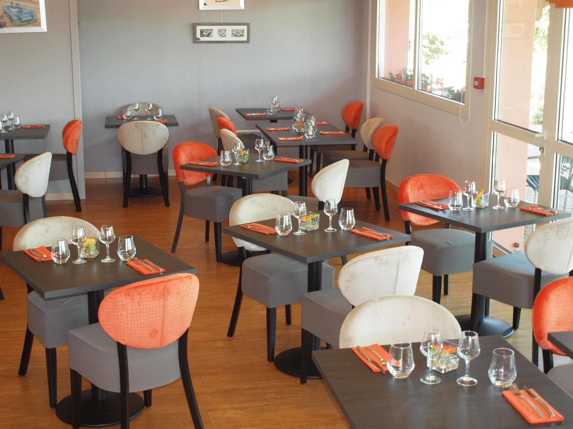Brit Hotel Les Evens Saint-Saturnin (Sarthe) Exterior foto